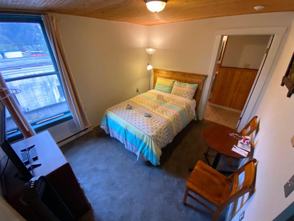 Historic Hotel Bayview Stewart Экстерьер фото